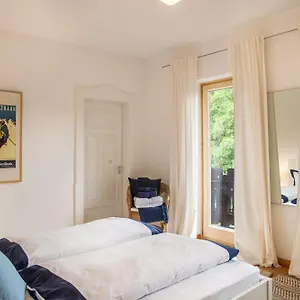  Apartment Im Blauen Haus Dg